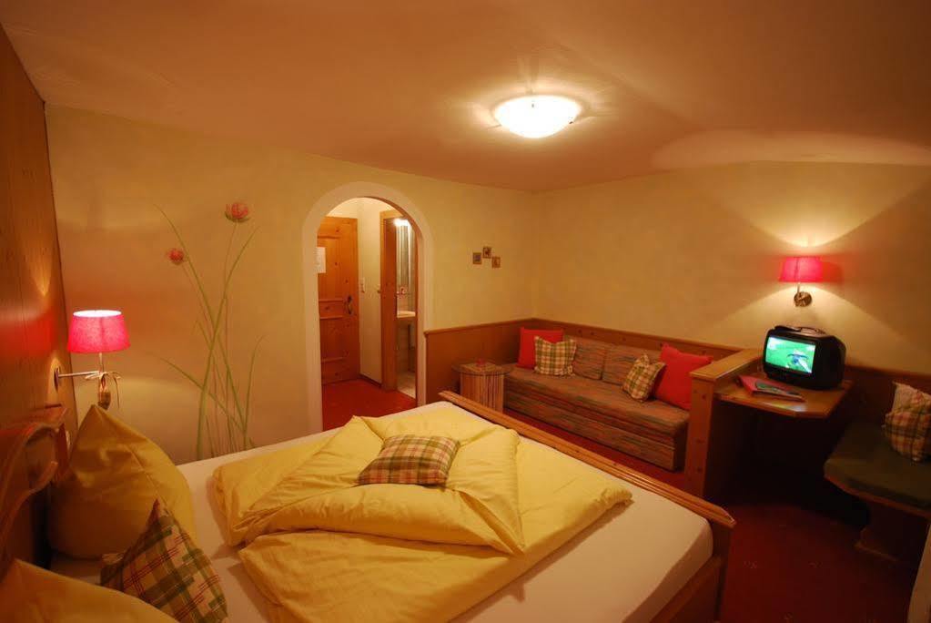 B&B Wienerhof Trins Buitenkant foto